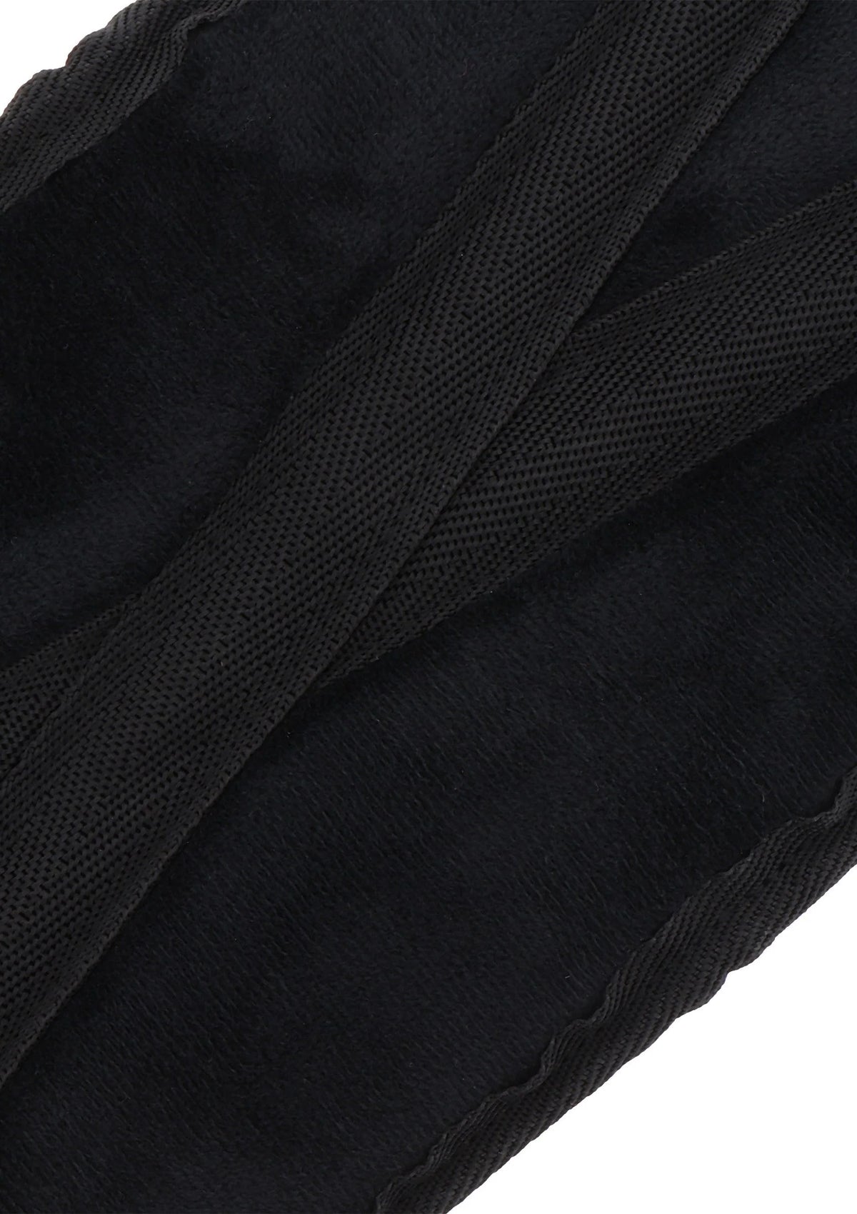 Zwart gaasdetail op bondage strap met zichtbare naad en elastische rand