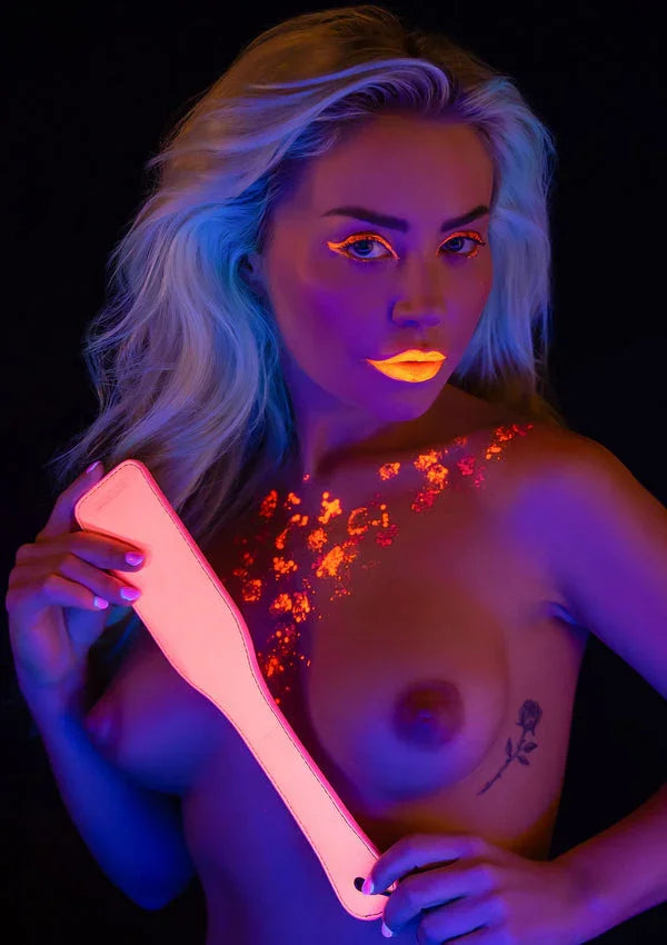 Bestel: Paddle Glow In The Dark by Taboom - bij Happytoys.nl, happytoys.be, Happytoys.ae: erotische sex webshop | liever Happy dan Easy ⭐⭐⭐⭐⭐