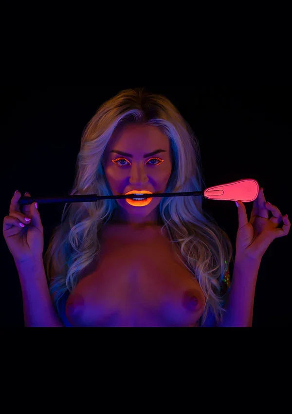 Bestel: Riding Crop Glow In The Dark by Taboom - bij Happytoys.nl, happytoys.be, Happytoys.ae: erotische sex webshop | liever Happy dan Easy ⭐⭐⭐⭐⭐
