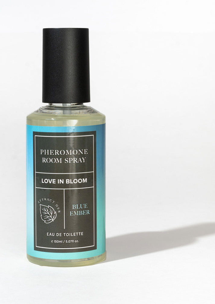 Bestel: Room Phero Attract Her 150 ml by Eye of Love Bloom - bij Happytoys.nl, happytoys.be, Happytoys.ae: erotische sex webshop | liever Happy dan Easy ⭐⭐⭐⭐⭐ - Blue Ember - 93955 - BLUEEMBER - 150