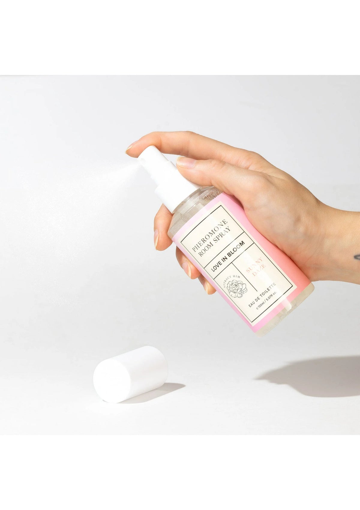 Bestel: Room Phero Attract Him 150 ml - bij Happytoys.nl, happytoys.be, Happytoys.ae: erotische sex webshop | liever Happy dan Easy βββββ