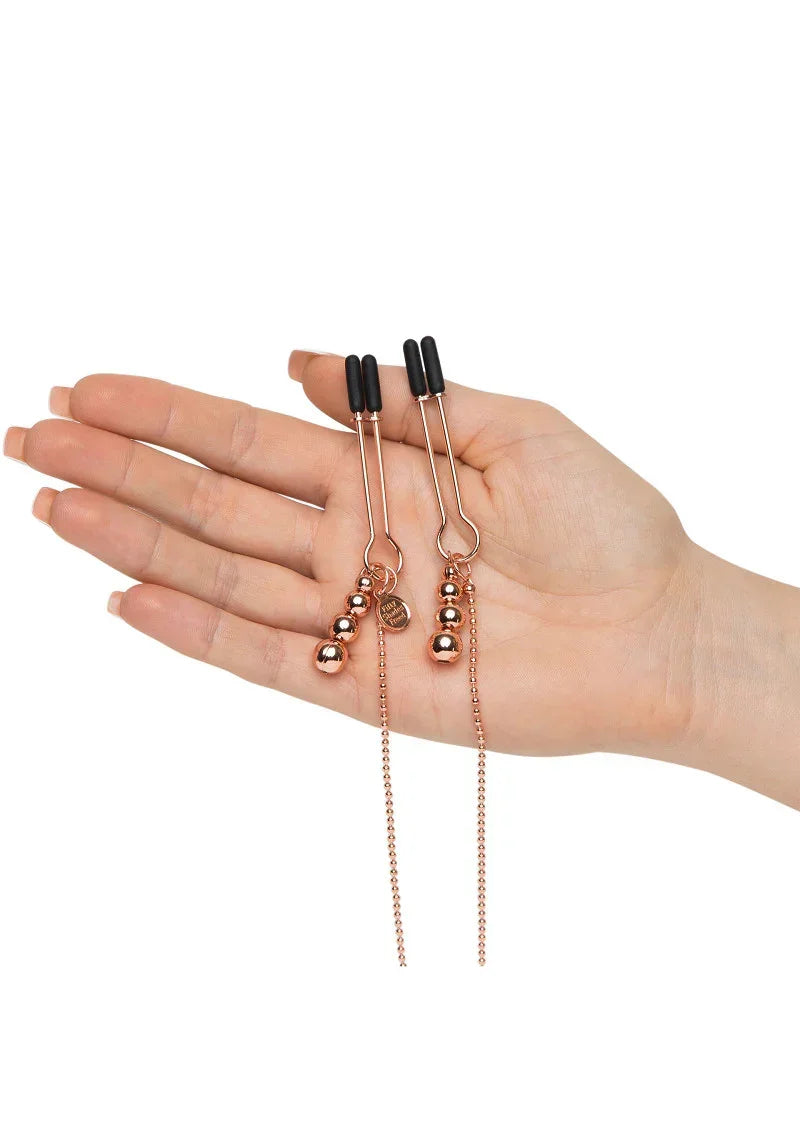 Freed All Sensation Nipple & Clitoral Chain Fifty Shades - Happytoys Sexshop: online sex shop for Feeling Happy & Easy 😊 - Discreet geleverd