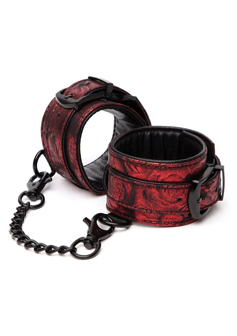 Bestel: Reverse PU Leather Wrist Cuffs by Fifty Shades Of Grey - bij Happytoys.nl, happytoys.be, Happytoys.ae: erotische sex webshop | liever Happy dan Easy ⭐⭐⭐⭐⭐