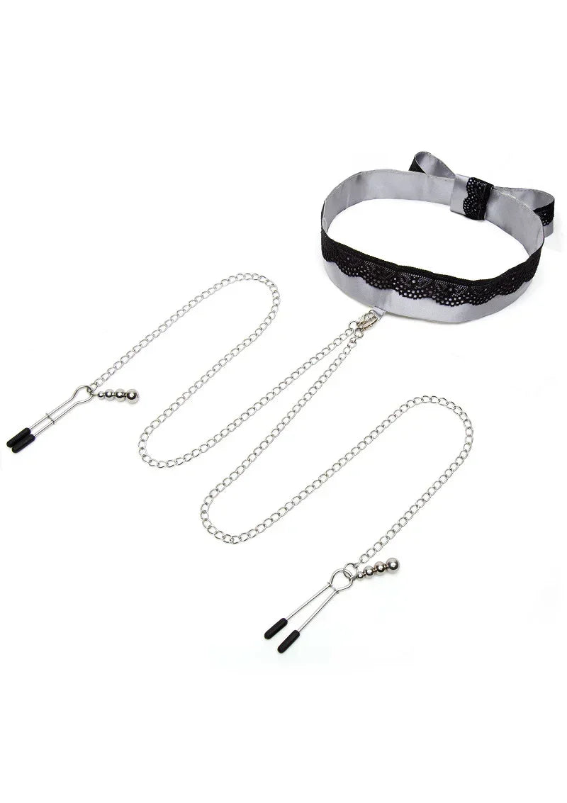 Bestel: Play Nice Satin & Lace Collar & Nipple Clamps by Fifty Shades of Grey - bij Happytoys.nl, happytoys.be, Happytoys.ae: erotische sex webshop | liever Happy dan Easy ⭐⭐⭐⭐⭐