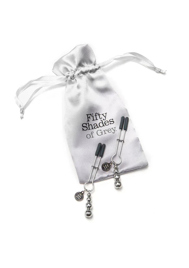 Bestel: The Pinch Adjustable Nipple Clamps by Fifty Shades of Grey - bij Happytoys.nl, happytoys.be, Happytoys.ae: erotische sex webshop | liever Happy dan Easy ⭐⭐⭐⭐⭐