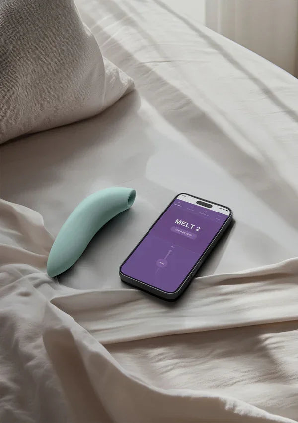 Melt 2 Airpressure Vibrator Green by WeVibe - Happytoys Sexshop: Toys for Feeling Happy & Easy 😊 - Discreet geleverd