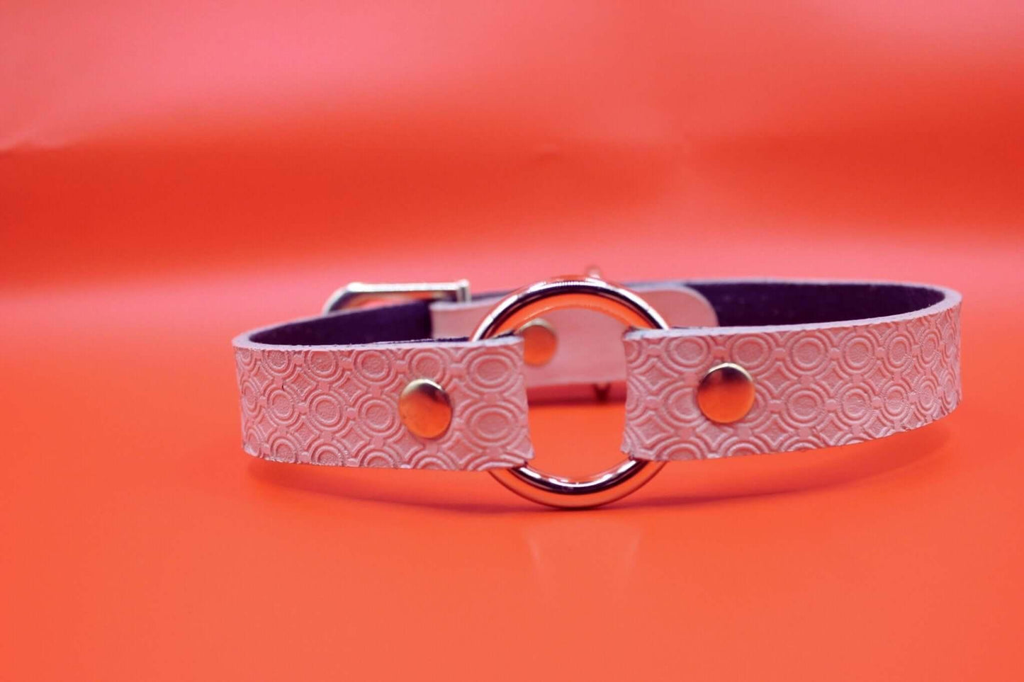 Submissive Collar Pink Leather Day Collar Choker for Petplay - Happytoys Sexshop: online sex shop for Feeling Happy & Easy 😊 - Discreet geleverd