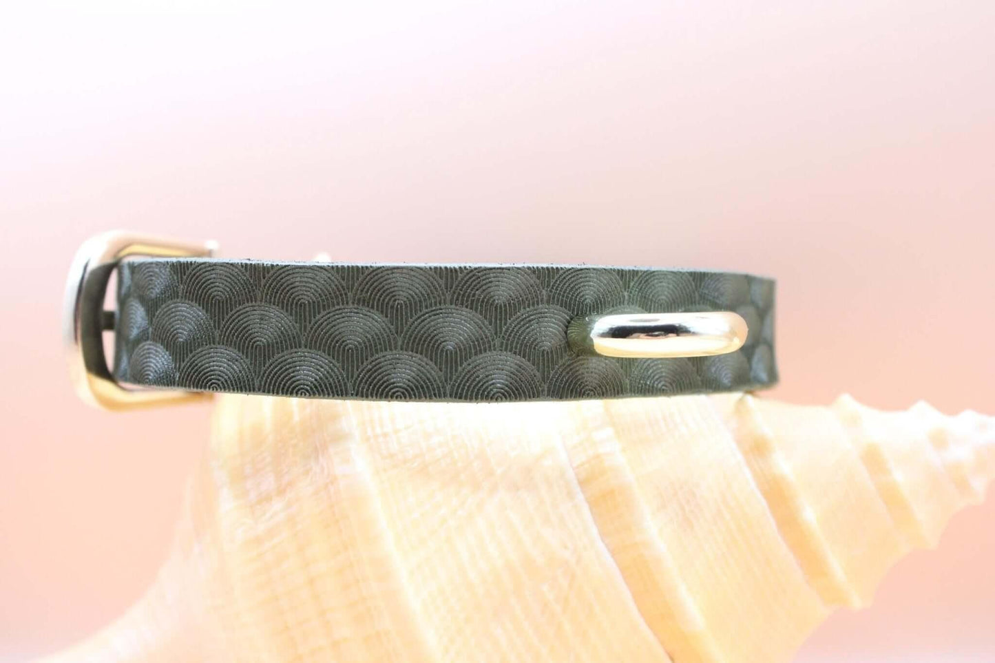 Elegant BDSM Collar Submissive Collar for Everyday BDSM Wear - Happytoys Sexshop: online sex shop for Feeling Happy & Easy 😊 - Discreet geleverd