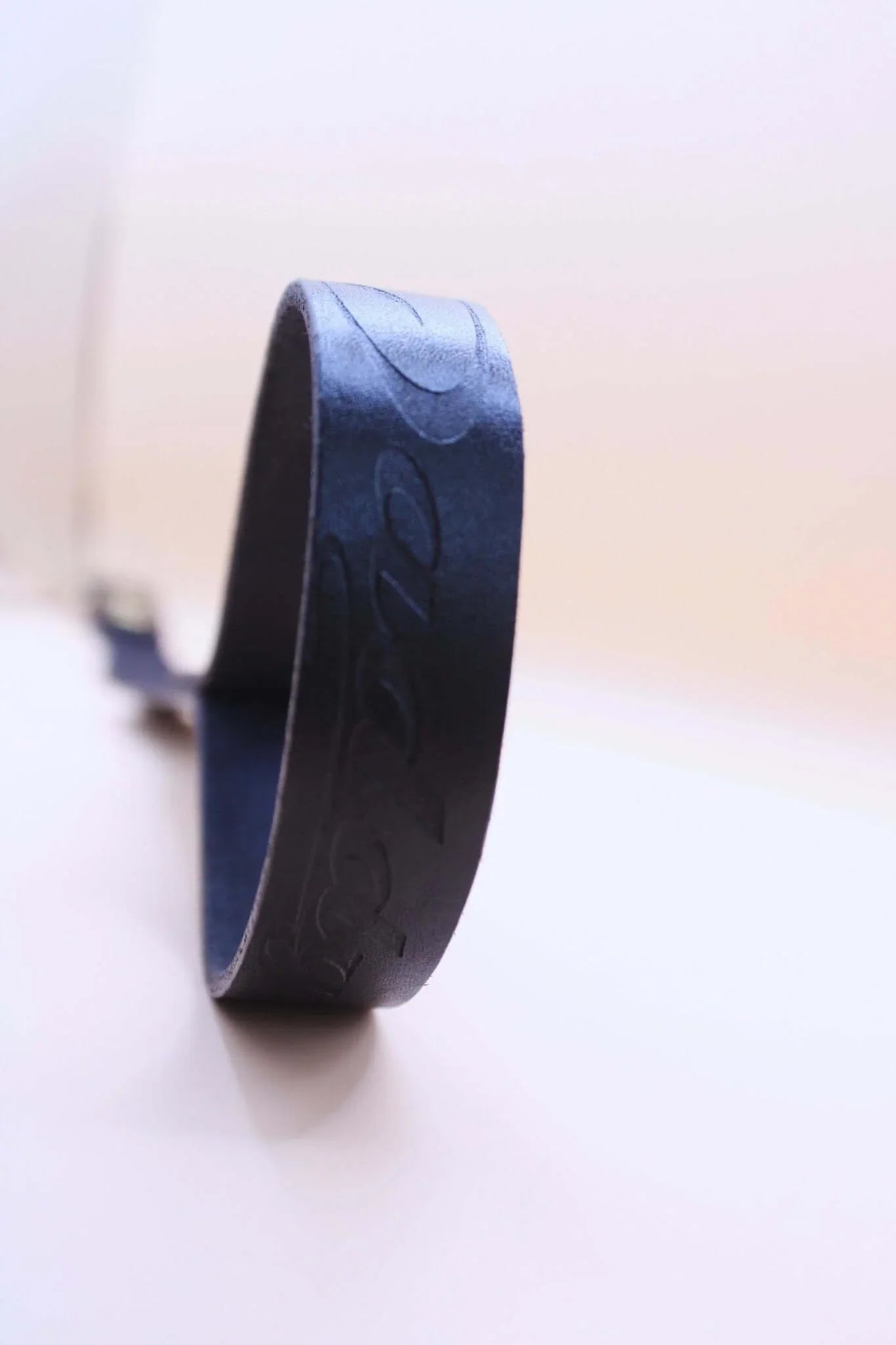 BDSM Leash Custom Daddy Leather Leash with Premium Grip - 40CM - Happytoys Sexshop: online sex shop for Feeling Happy & Easy 😊 - Discreet geleverd