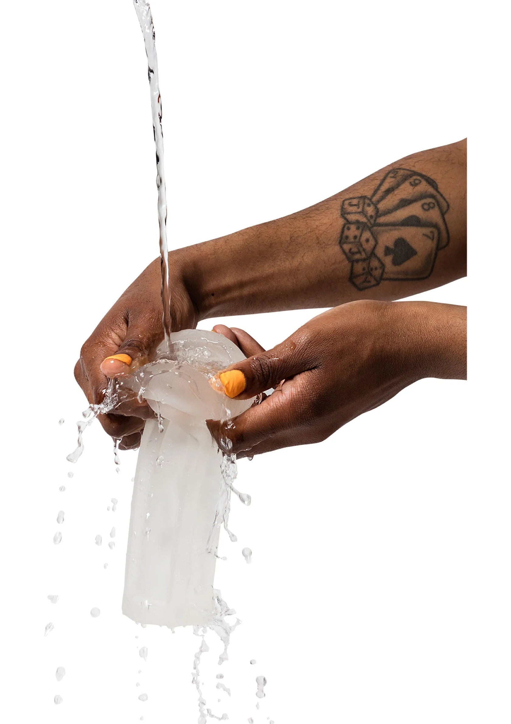 Transparante dop met water op de Romp Dash-masturbator