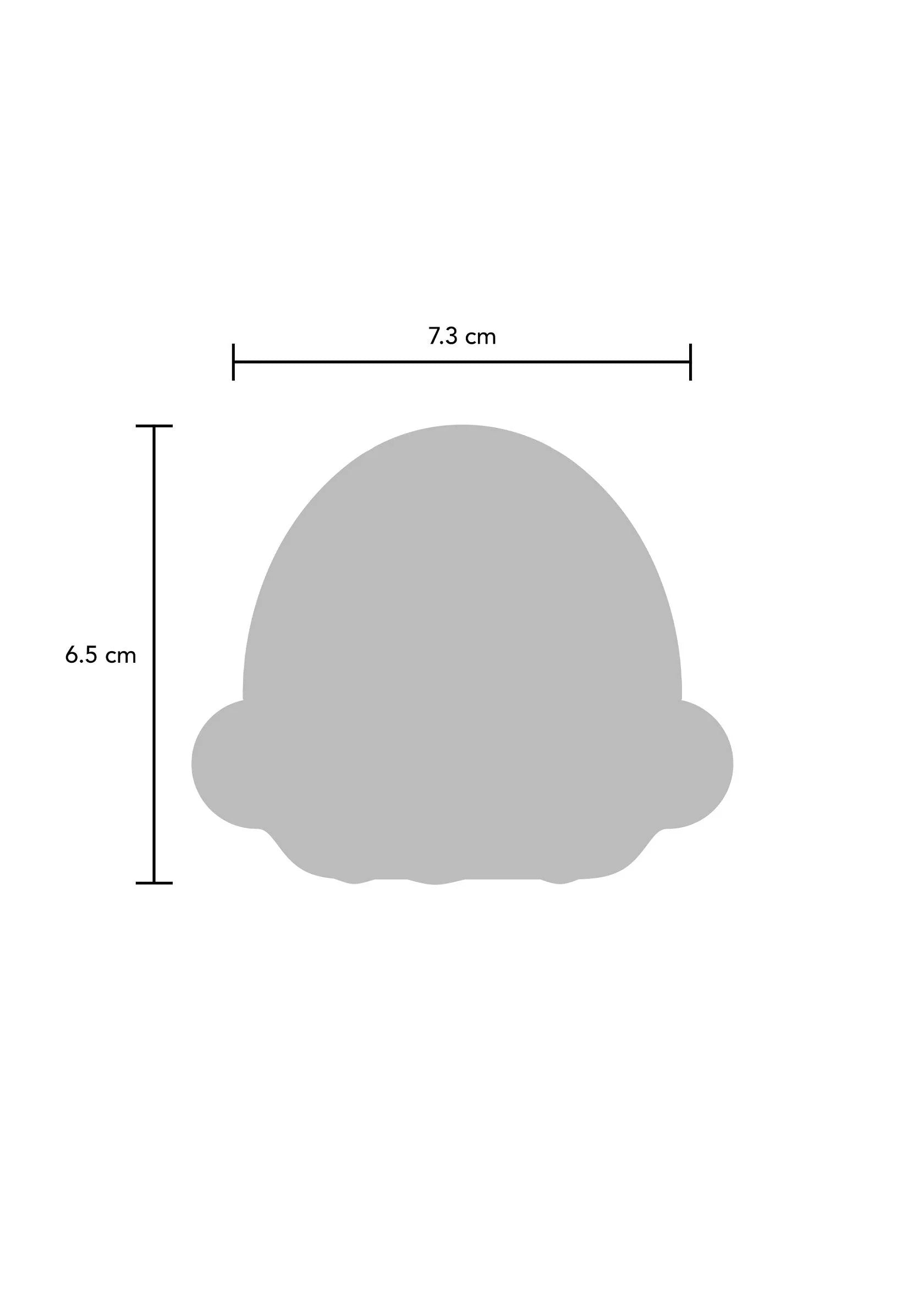 Afmetingsschets van grijze clitorisstimulator: 7,3 cm breed en 6,5 cm hoog