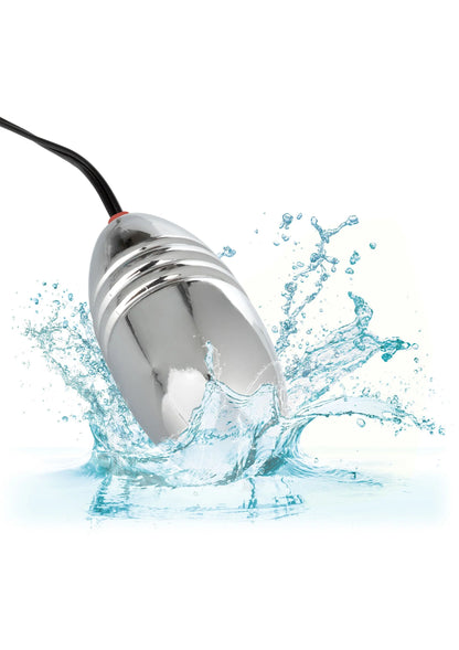 Zilveren bulletkop van oplaadbare turbo bulletvibrator met waterdruppels