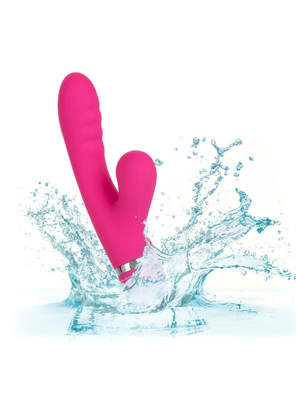 Roze V-vormige vibrator met dubbele uitloop, staande zijkant