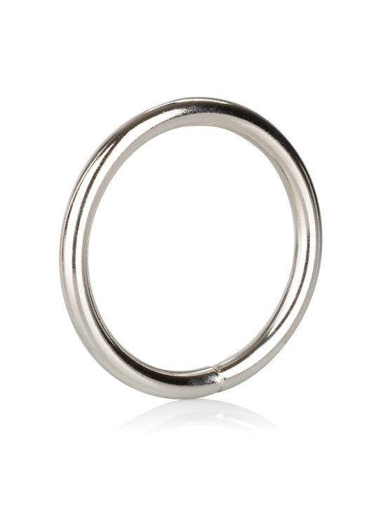 Grote zilveren metalen open ring, licht gebogen profiel