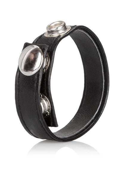 Zwarte lederen cockring met drie ronde metalen knoppen