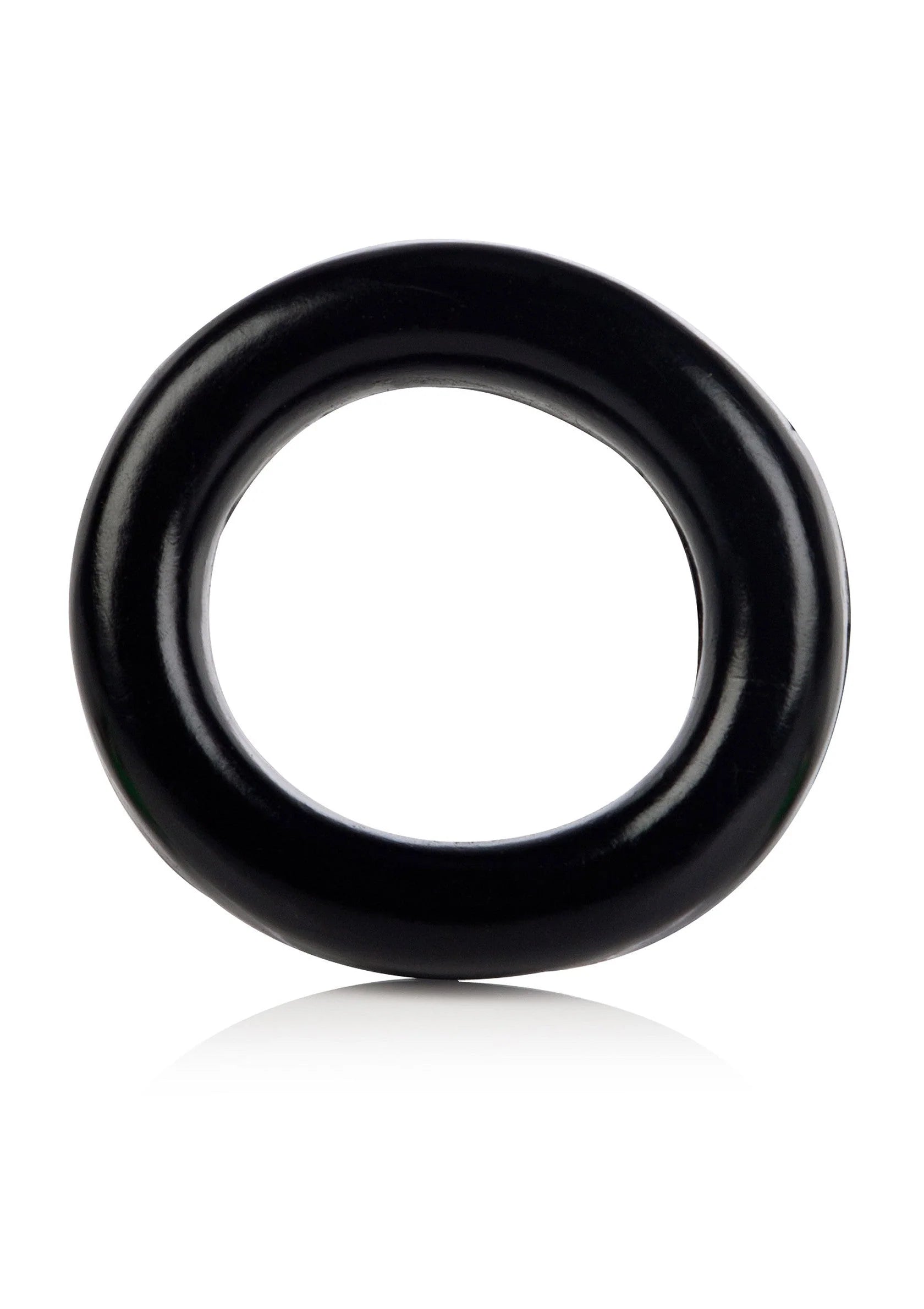 Zwarte cockring met ronde opening, gladde ring, close-up.