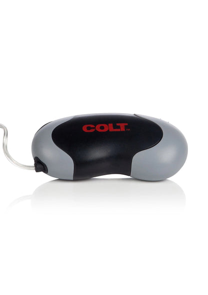 COLT Turbo bulletvibrator met rode COLT-opdruk op grijs-zwarte behuizing en snoer