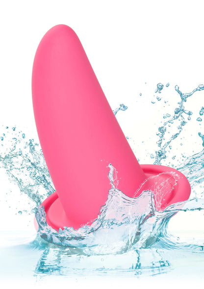 Roze draagbare vaginale dilatator met waterkruimels rondom