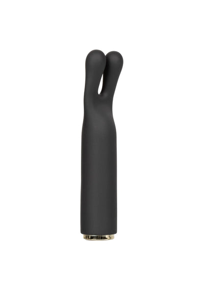 Zwarte V-vormige vibrator met gladde behuizing en metalen onderkant