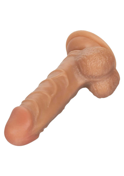 Naaktgekleurde dildo met gebogen schacht en ribbelstructuur