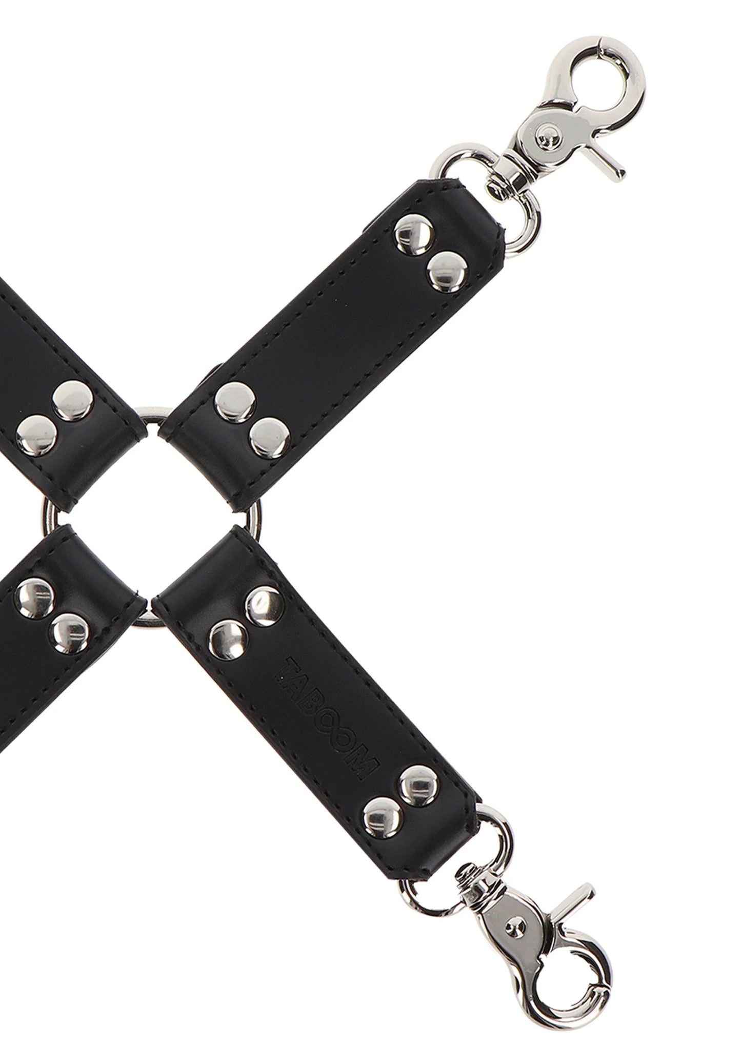 Detail van zwarte hogtie-riem met metalen ring en karabiner