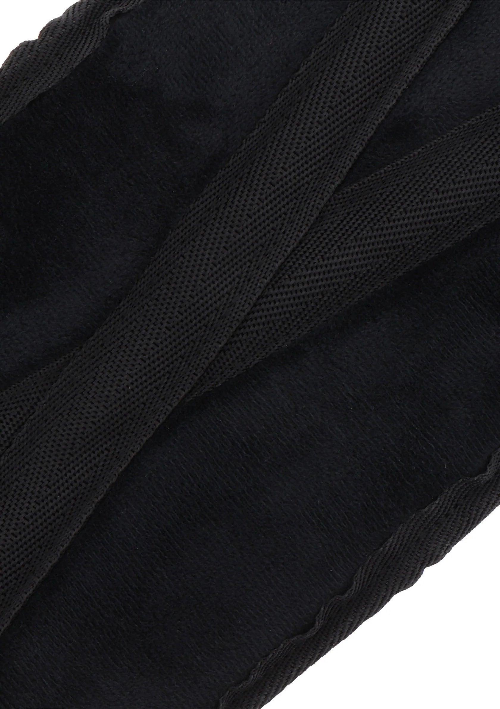 Zwart gaasdetail op bondage strap met zichtbare naad en elastische rand