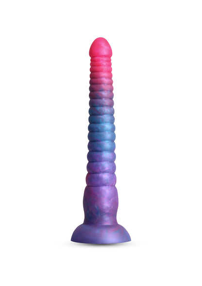 Gekleurde dildo met brede voet en geribbelde schacht; roze naar blauw-paars.