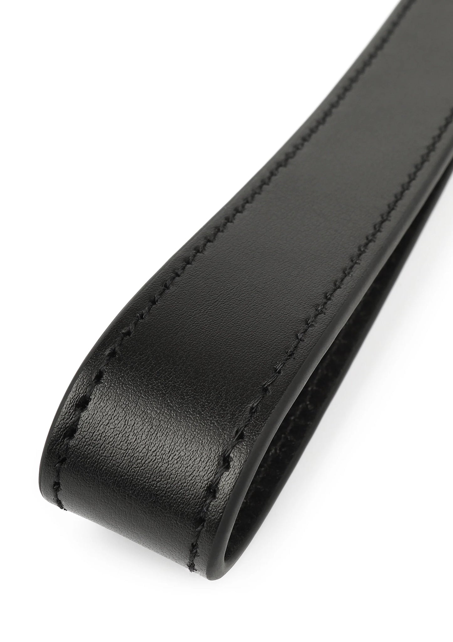 Zwart leren handvat met randen en stiknaden, afgeronde top