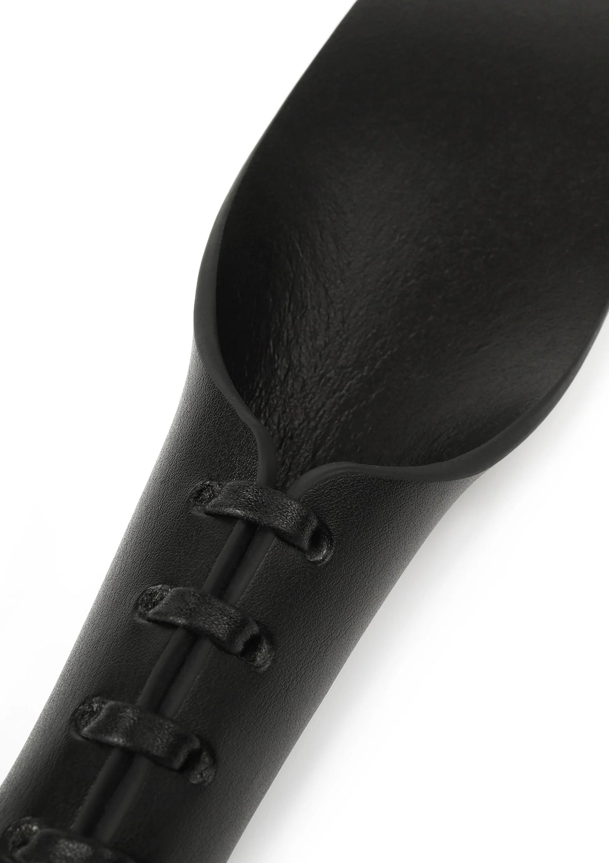 Bestel: Genuine Leather Slapper II - bij Happytoys: de erotische sex webshop | liever Happy dan Easy ⭐⭐⭐⭐⭐ - Default Title - 20003 - BLACK
