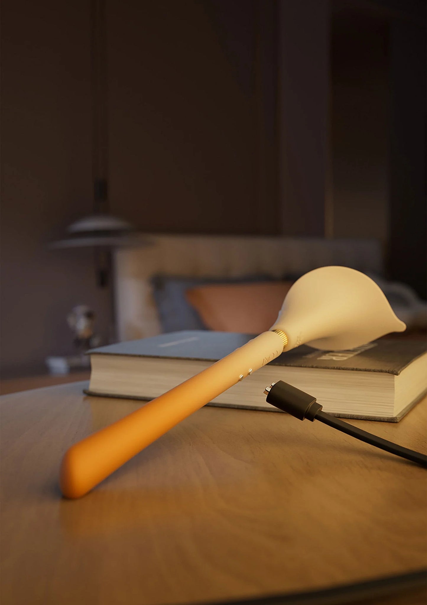 Gele/lichte Calla-trilstimulator met bloemvormige kop en kabel