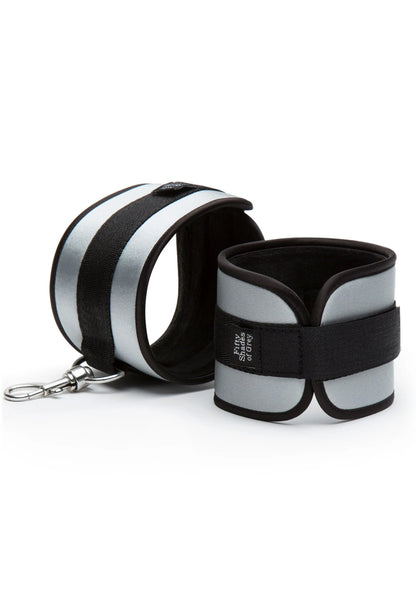 Bestel: Hard Limits Bed Restraint Kit by Fifty Shades of Grey - bij Happytoys: de erotische sex webshop | liever Happy dan Easy ⭐⭐⭐⭐⭐