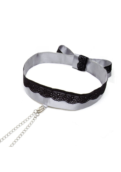 Bestel: Play Nice Satin & Lace Collar & Nipple Clamps by Fifty Shades of Grey - bij Happytoys: de erotische sex webshop | liever Happy dan Easy ⭐⭐⭐⭐⭐