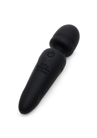 Mini wand vibrator matzwart met ronde kop en zichtbare aan/uit-knop op het handvat