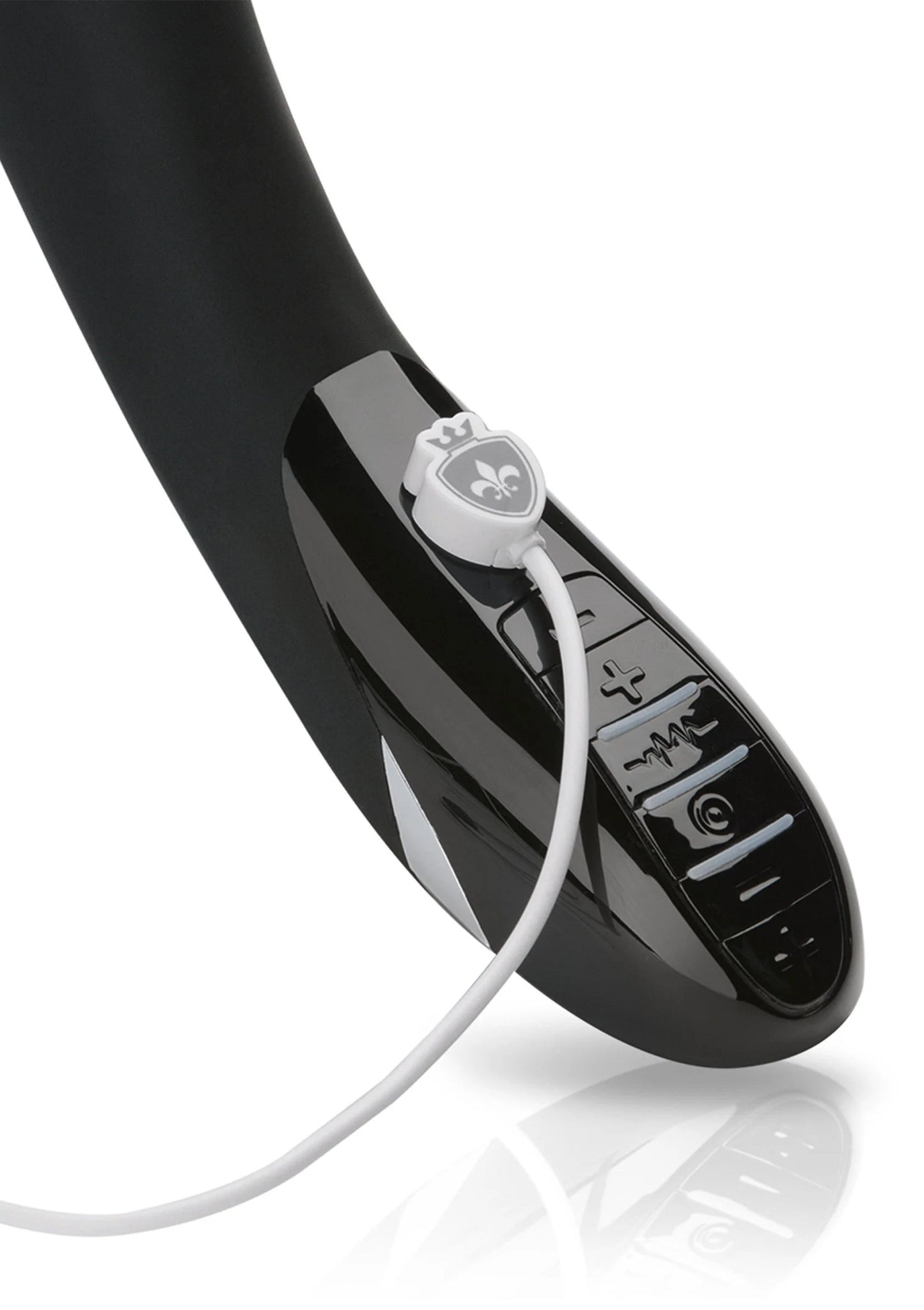 Close-up van bedieningspaneel van zwarte eStim-vibrator met kabel en knoppen