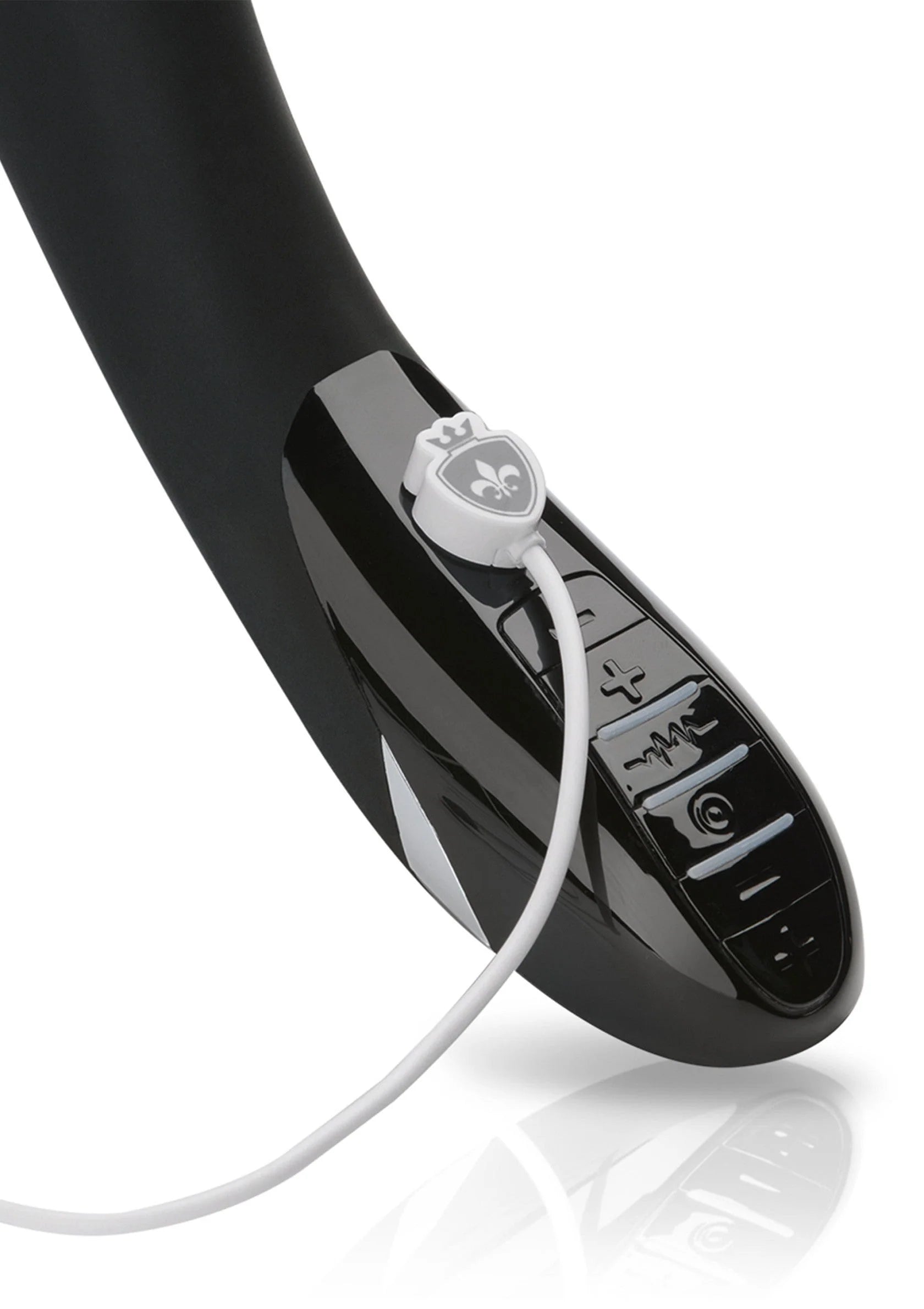 Close-up van bedieningspaneel van zwarte eStim-vibrator met kabel en knoppen