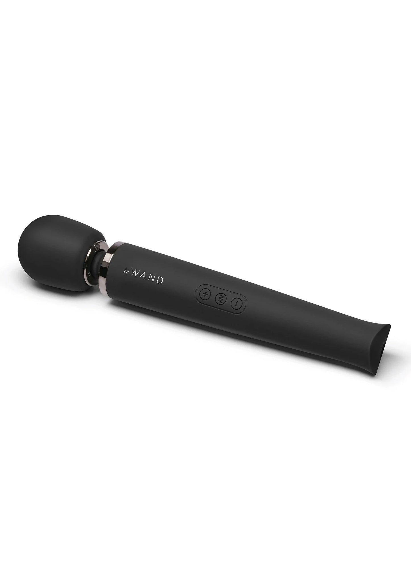 Oplaadbare Le Wand massager, zwarte body en ronde kop, schuin liggend met knoppen