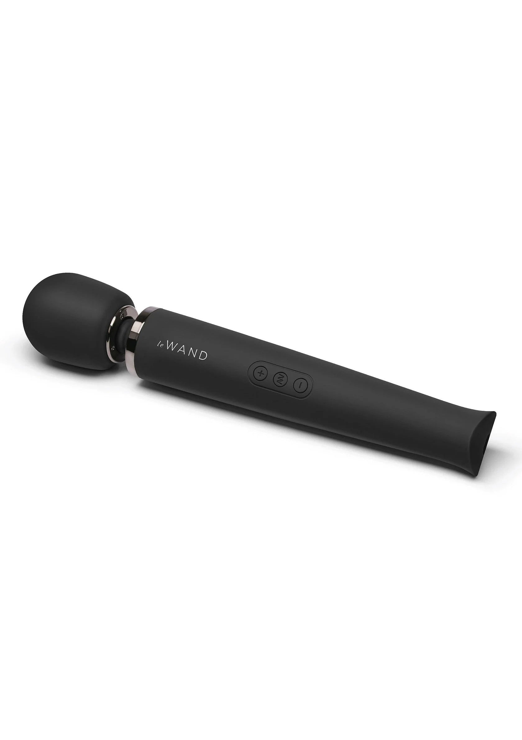 Oplaadbare Le Wand massager, zwarte body en ronde kop, schuin liggend met knoppen