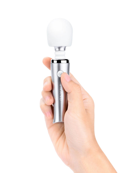 LeWand mini pleasures set handstuk in hand met witte kop en zilveren behuizing
