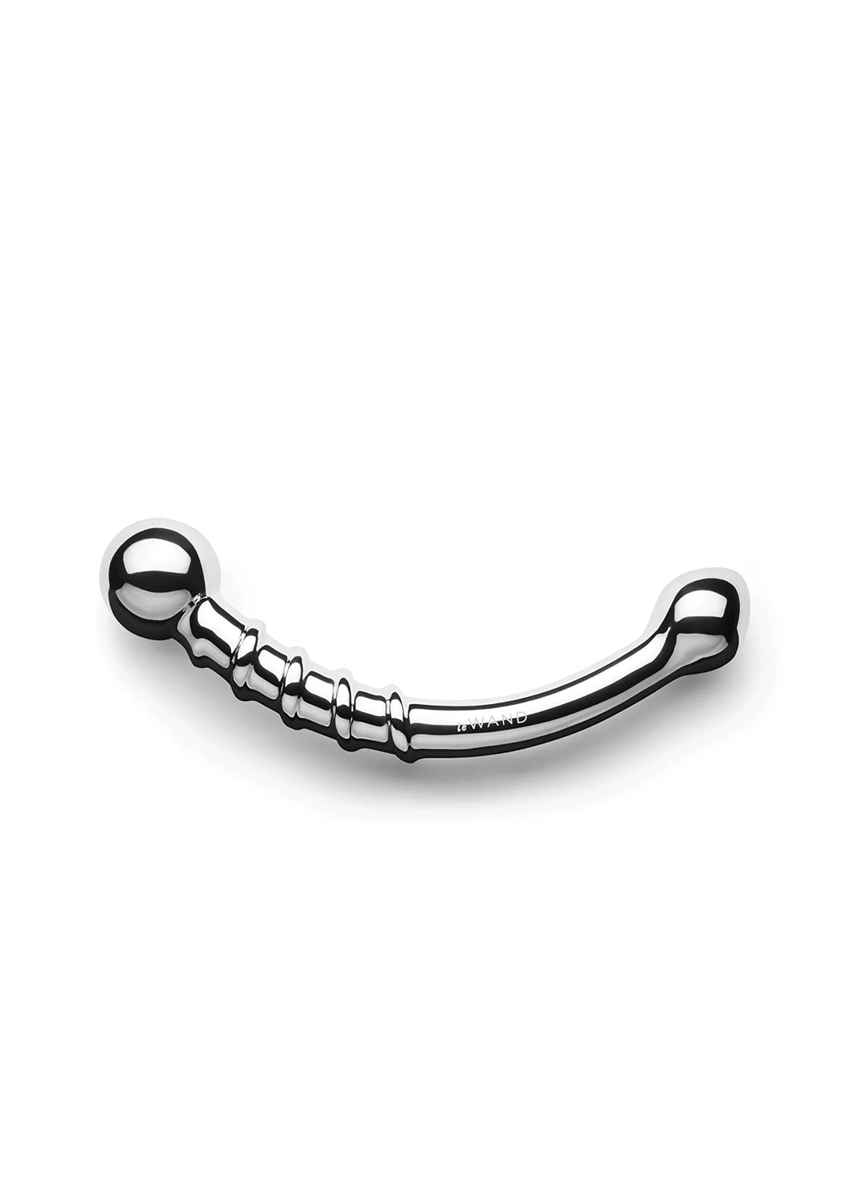 Chromen buttplug vanaf zijaanzicht, gebogen steel met twee ronde uiteinden.
