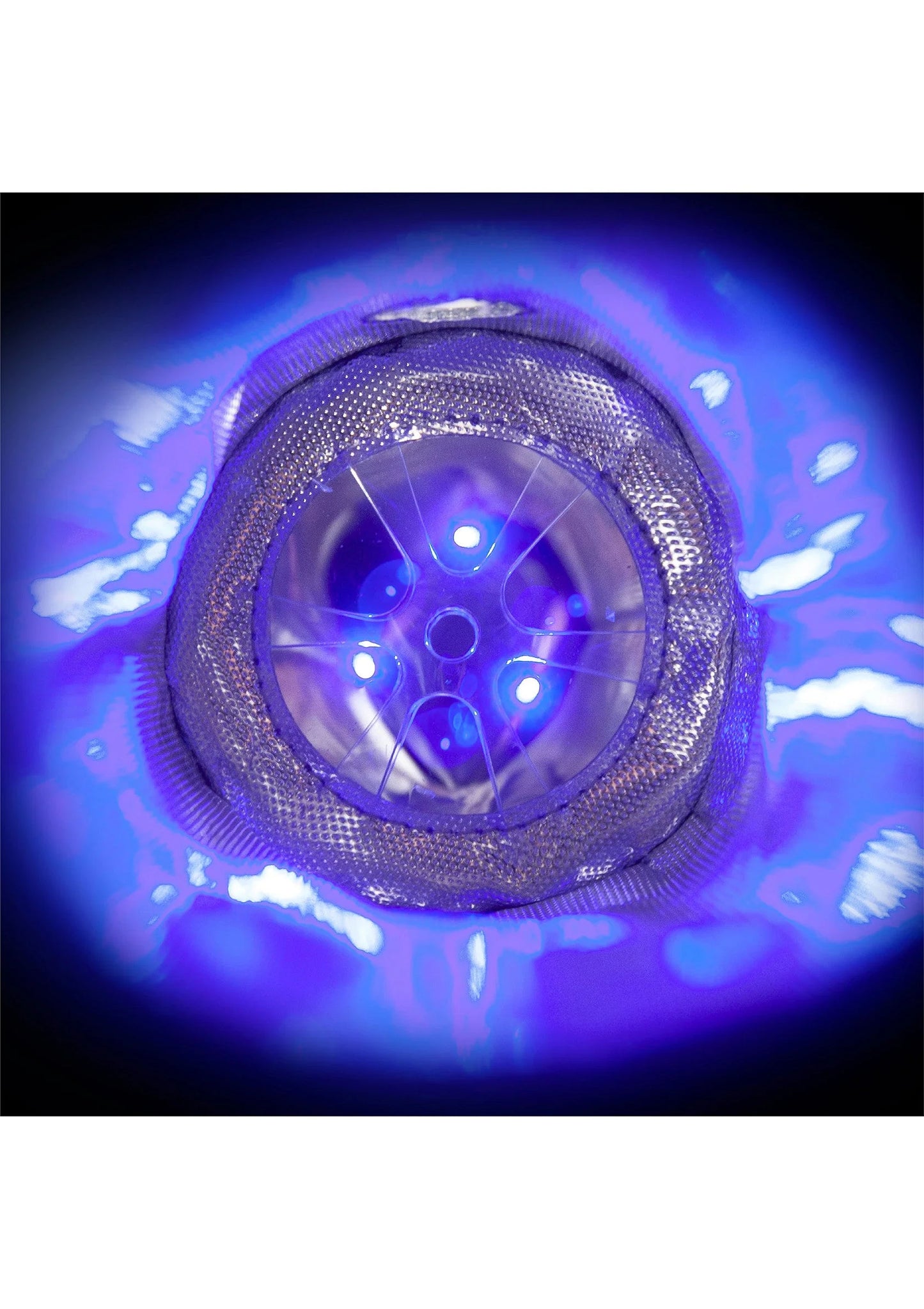 Blauw UV-licht in de opening van de sterilisator