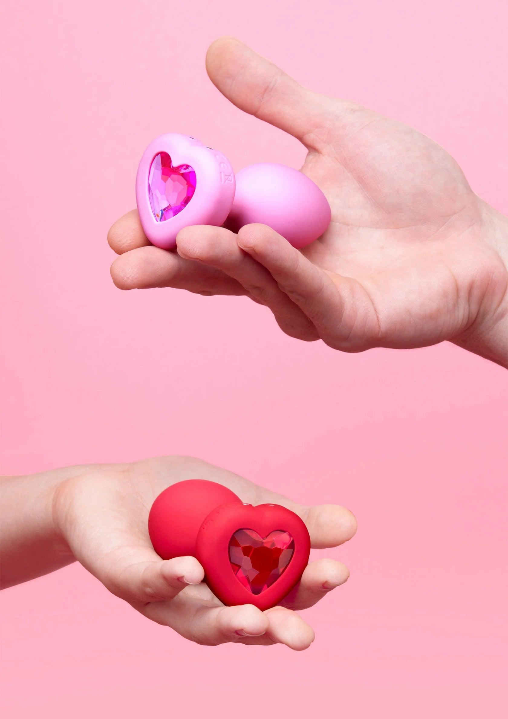 35455_RED_011 | bestel discreet online bij Happytoys, de erotische webshop geleid door een vrouw.