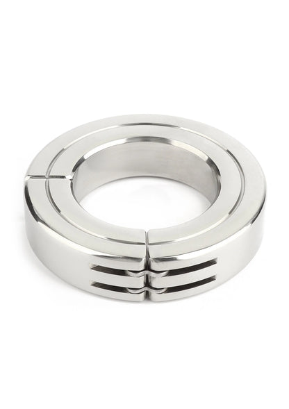 Zilverkleurige metalen cockring met sleuven en scharnierpunt