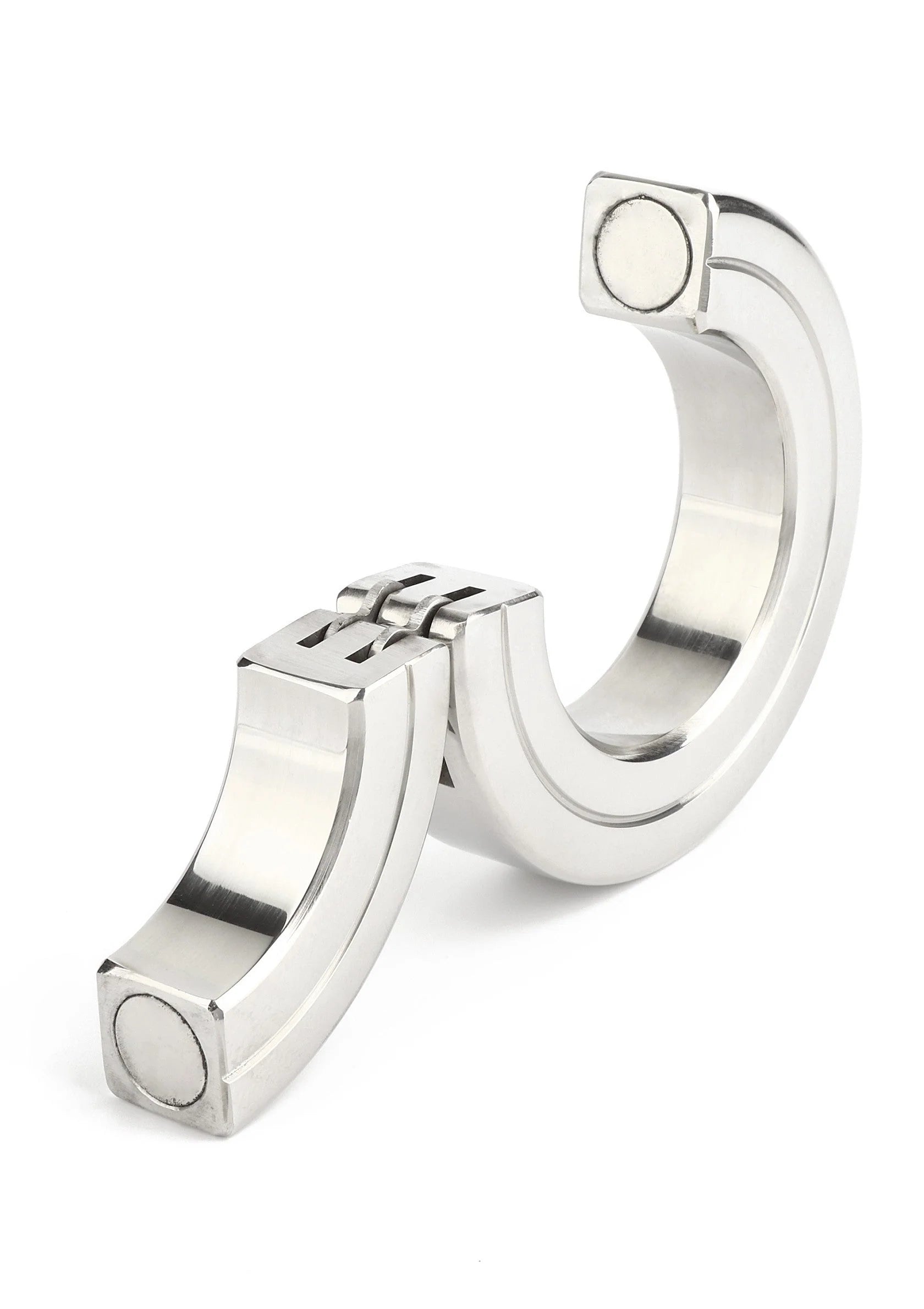 Zilverkleurige cockring met open klem en scharnierverbinding