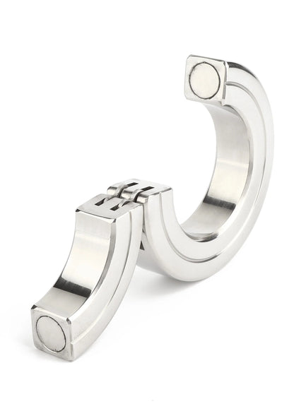 Zilverkleurige cockring met open klem en scharnierverbinding