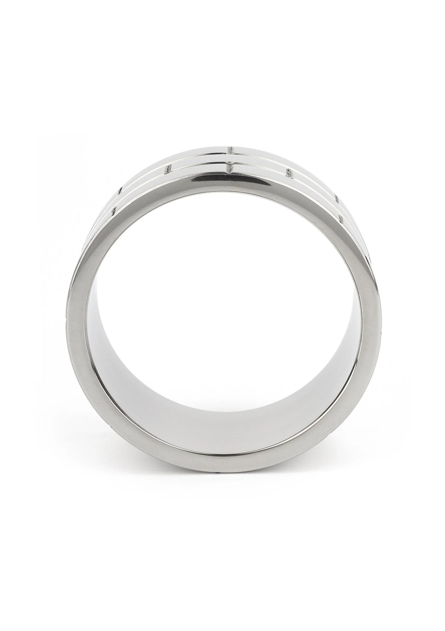 C-ring van zilverkleurig staal met kleine noppen langs de rand.