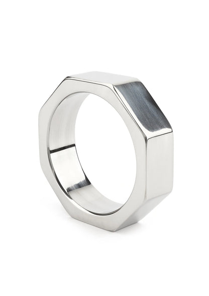 Zilverkleurige hexagonale metalen ring met ronde binnenkant, 45 mm.
