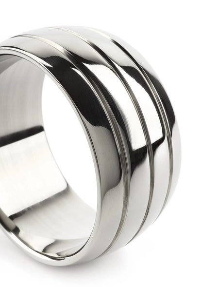 Close-up ovale barrel C-ring 55mm van Mr. Steel met glanzende ringen en 3 groeven
