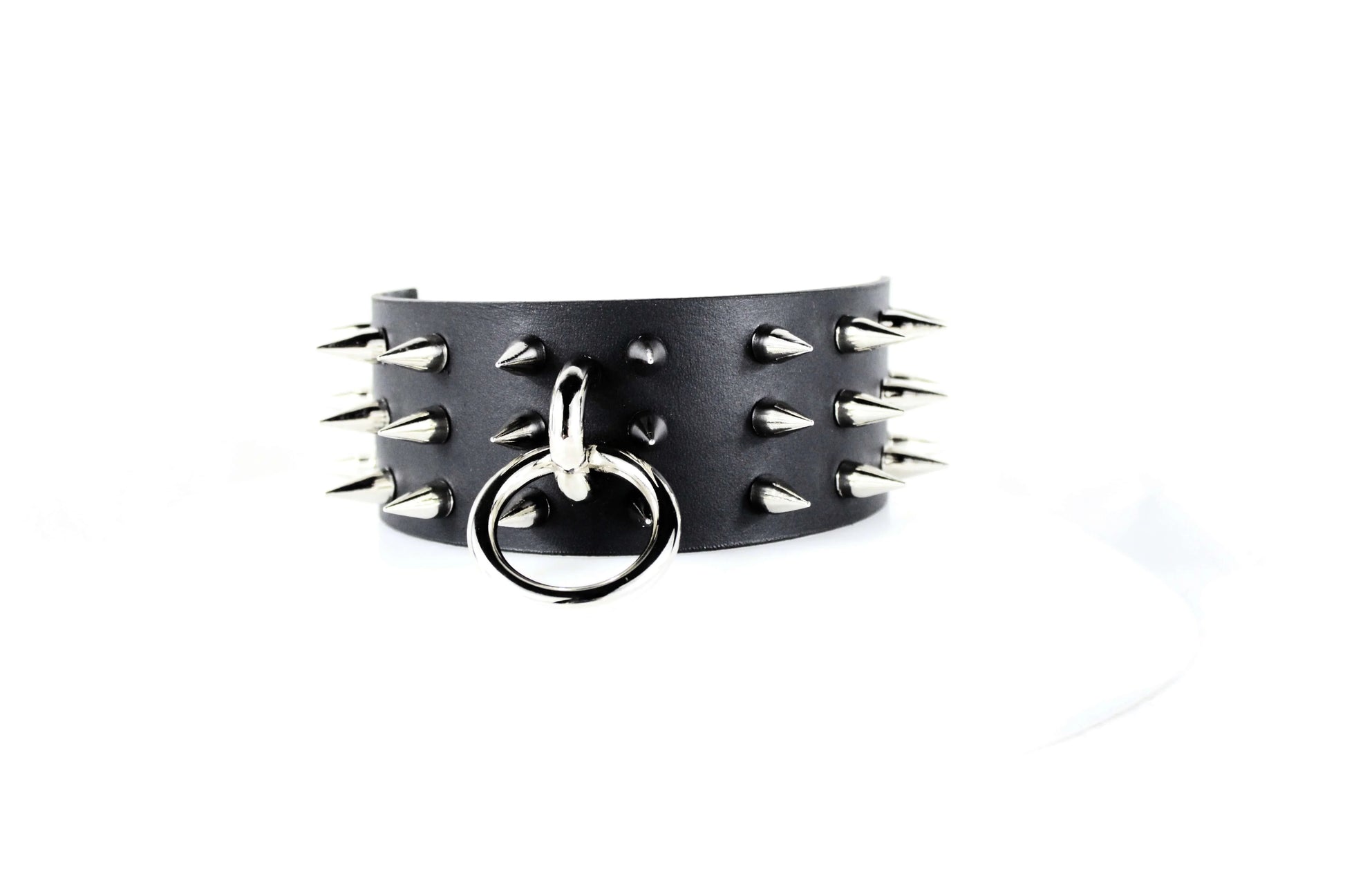 Black Spiked BDSM Collar – Leather Submissive Collar with O-Ring - Happytoys Sexshop: online sex shop for Feeling Happy & Easy 😊 - Discreet geleverd