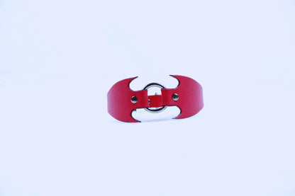 Red Batwing Posture Collar – Bold BDSM Day Collar Choker - Happytoys Sexshop: online sex shop for Feeling Happy & Easy 😊 - Discreet geleverd