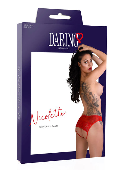 Rode crotchless panty met kant, gedragen door model op paarse verpakking